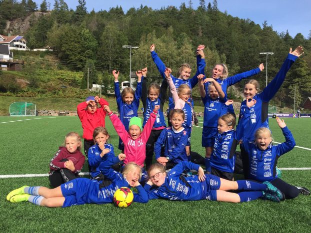 TEAM: Vindbjart Jentene Teamleder: Hanne Gabrielsen Aas,  Malin Halle og Kine Clausen Tambini.
