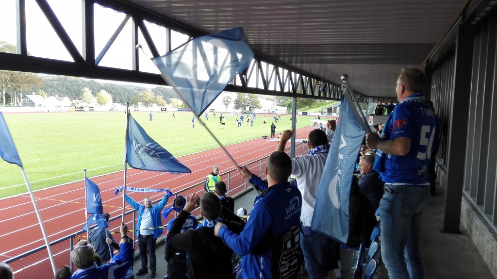VFK-supporterne sang hele kampen